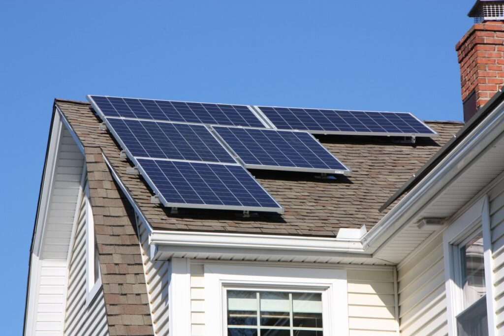 government free solar panels program